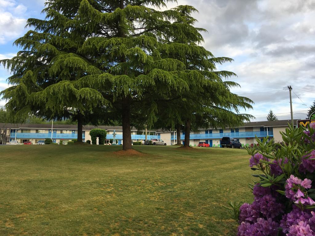 Fuller Lake Chemainus Motel Buitenkant foto