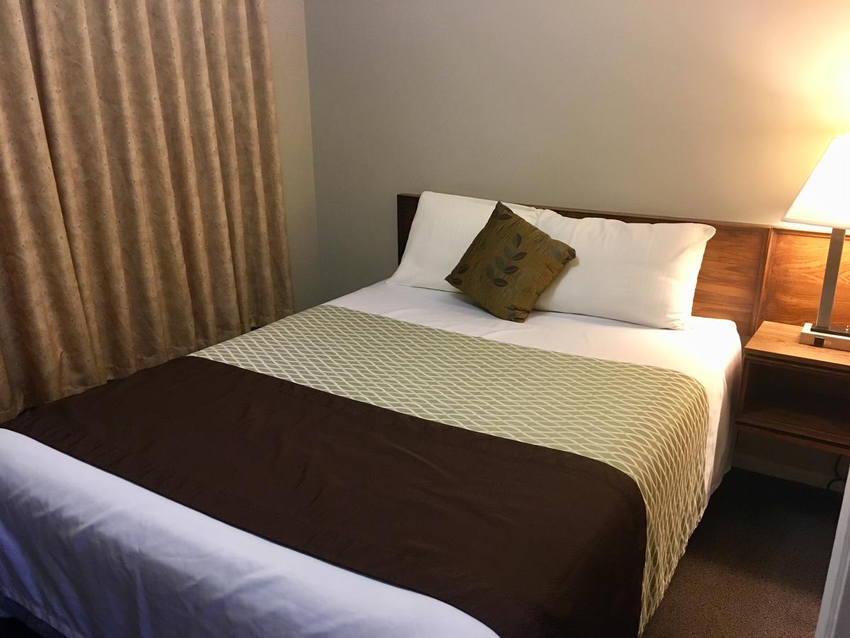 Fuller Lake Chemainus Motel Buitenkant foto
