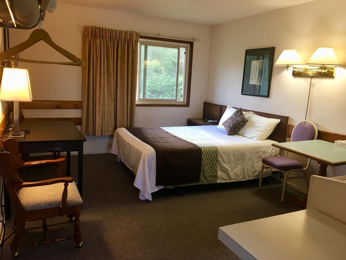 Fuller Lake Chemainus Motel Buitenkant foto