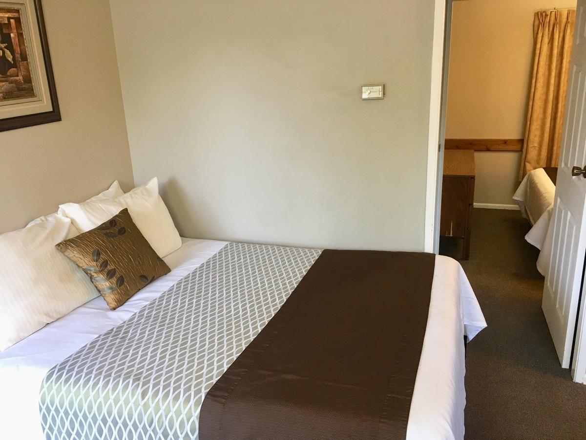 Fuller Lake Chemainus Motel Buitenkant foto
