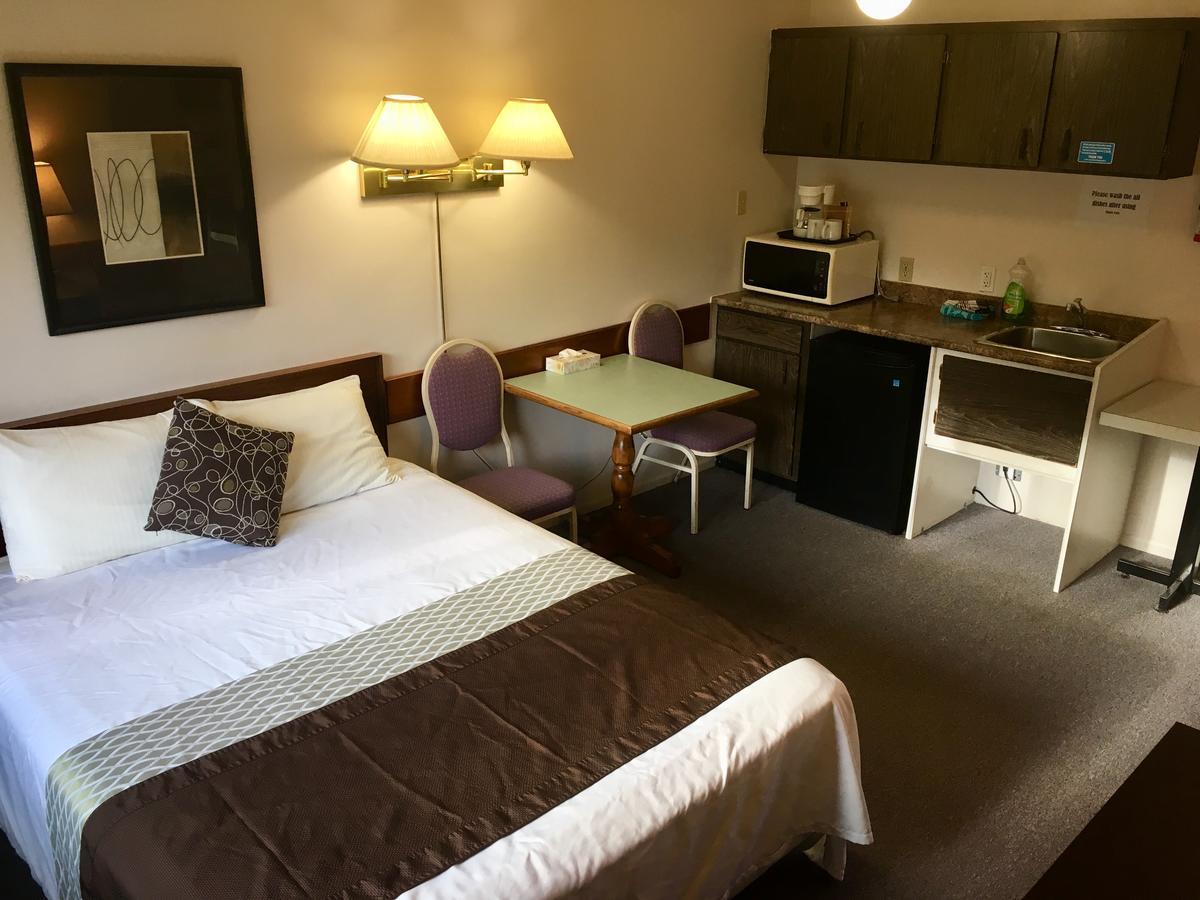Fuller Lake Chemainus Motel Buitenkant foto