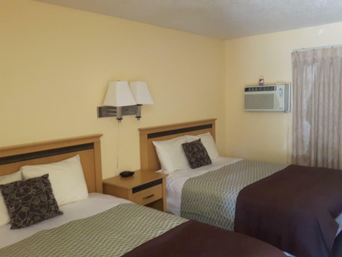 Fuller Lake Chemainus Motel Buitenkant foto