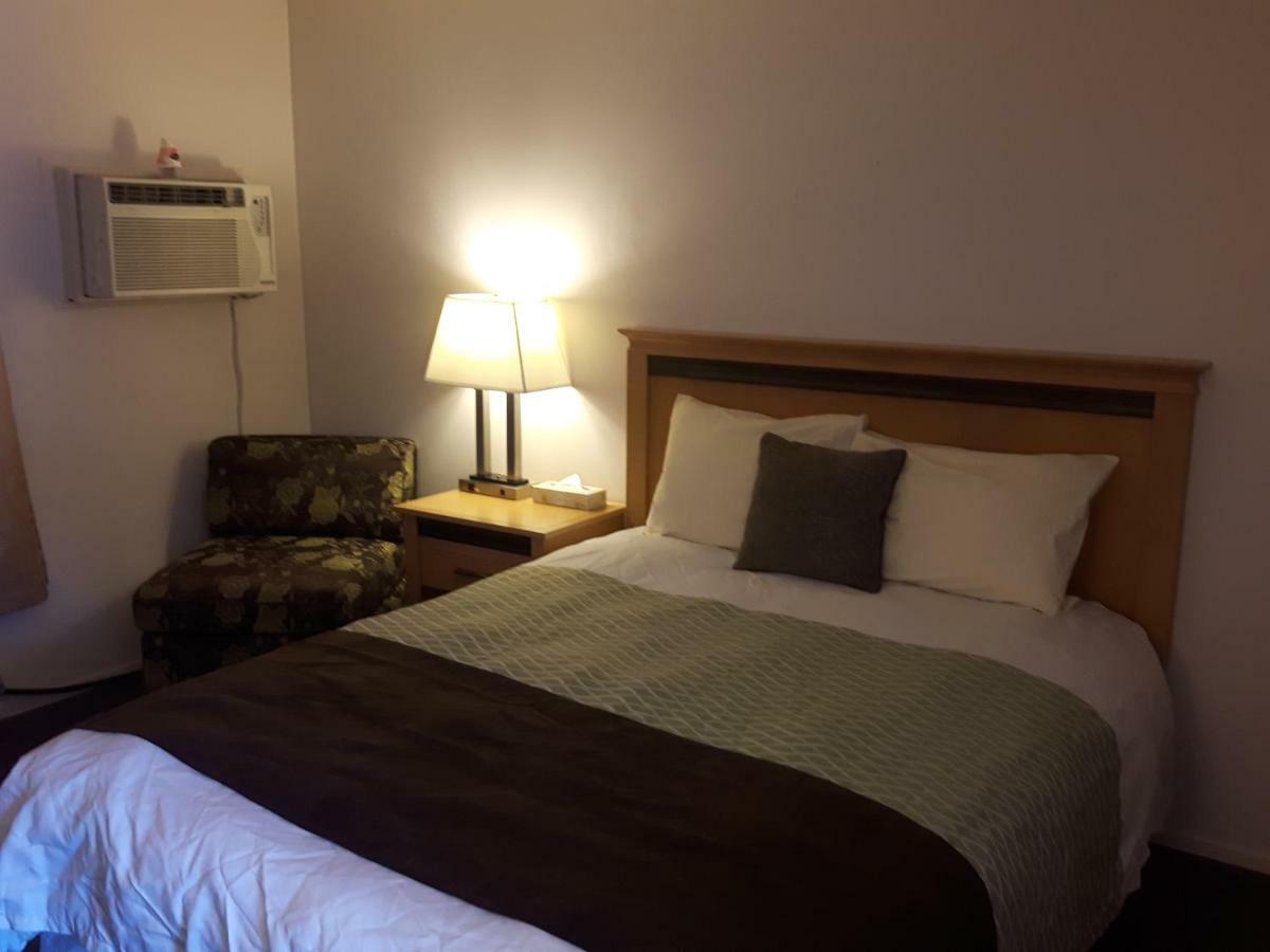 Fuller Lake Chemainus Motel Buitenkant foto